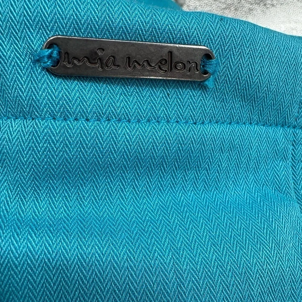 Mia Melon Stella Jacket: Strut Through Any Storm - Picture 13 of 16